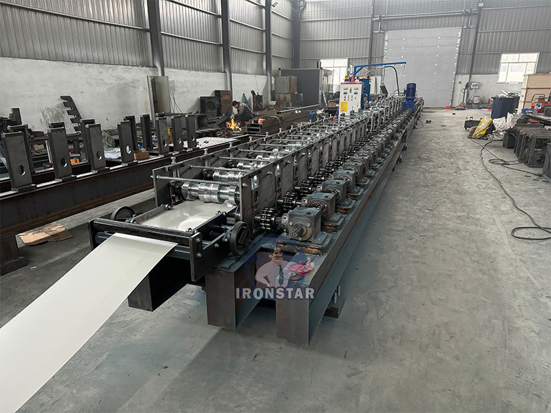 “Turkey Standard PU Foam Sandwich Rolling Shutter Door Forming Machine Multi Material Galvanized Sheet PPGI Aluminum Profile Machine”